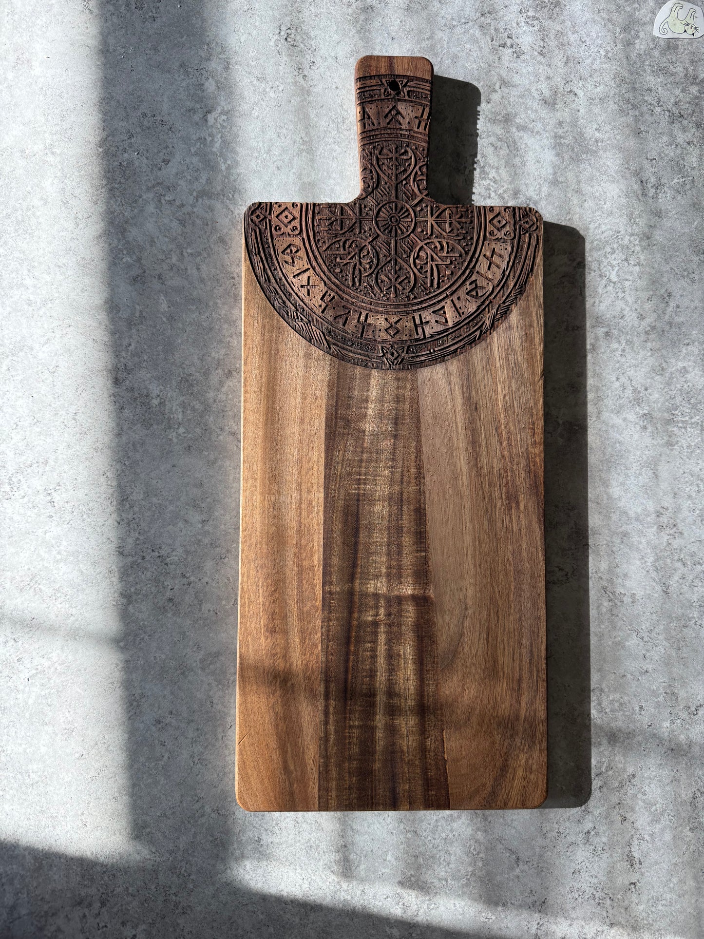 Vegvísir Serving Board